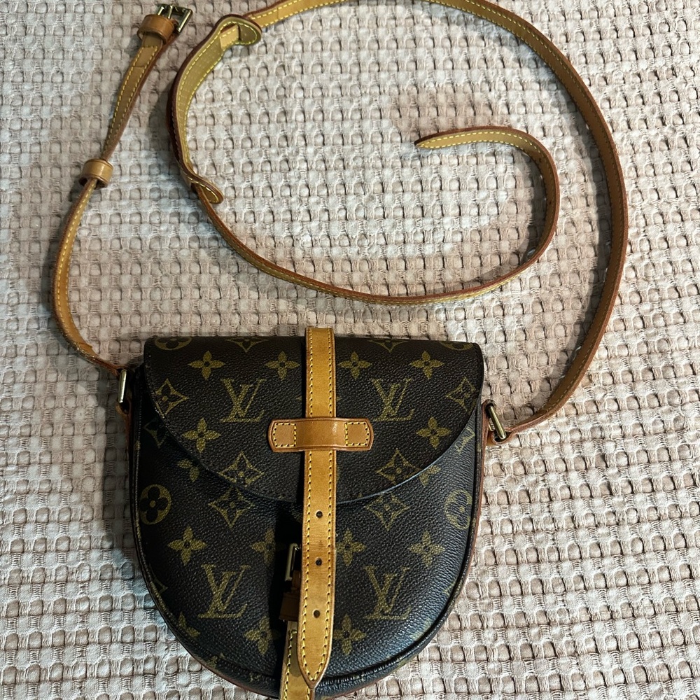 Louis Vuitton Monogram Crossbody Bag - Brown